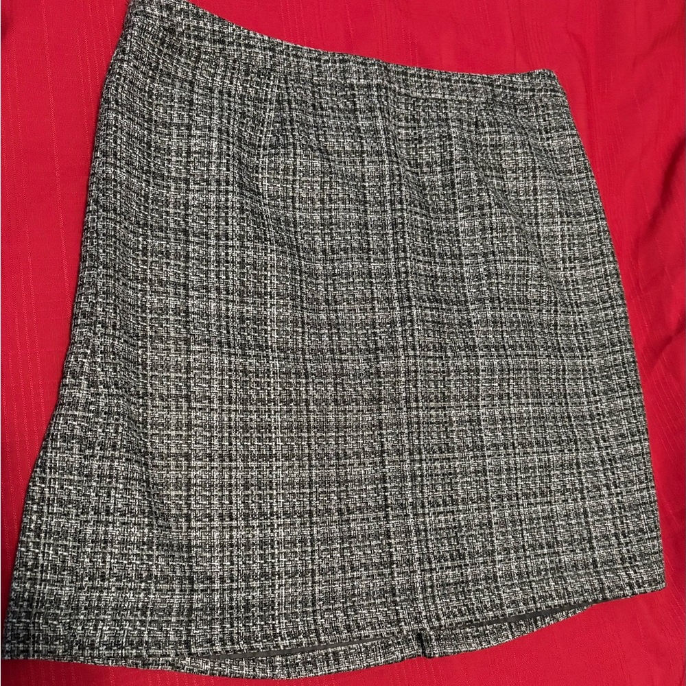 Jaclyn Smith Black and White Tweed Skirt